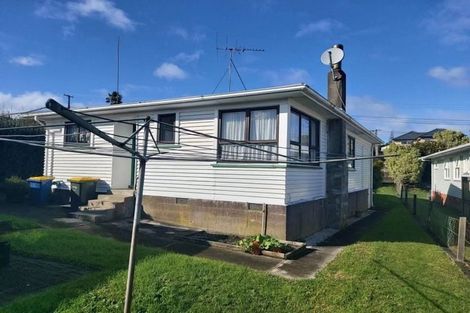 Photo of property in 72 Sylvan Crescent, Te Atatu South, Auckland, 0610