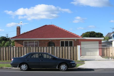 Photo of property in 2 Plunket Avenue, Papatoetoe, Auckland, 2104