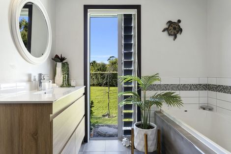 Photo of property in 21 Stewart Glen, Acacia Bay, Taupo, 3385