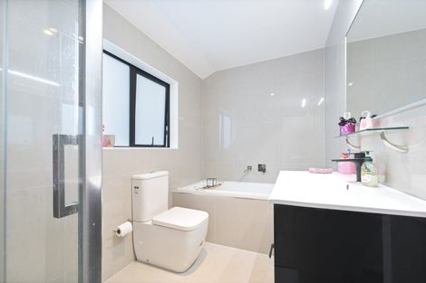 Photo of property in 5 Dhaka Lane, Ranui, Auckland, 0612