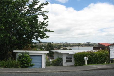 Photo of property in 14 Tindalls Bay Road, Tindalls Beach, Whangaparaoa, 0930