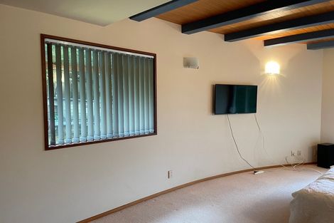 Photo of property in 1/3 Portal Place, Murrays Bay, Auckland, 0630