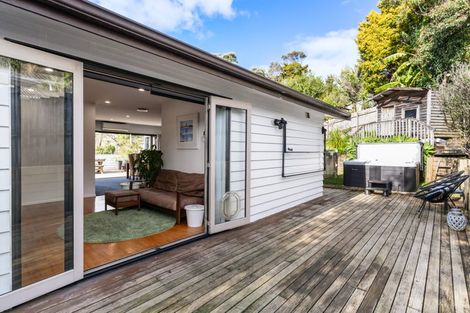 Photo of property in 13 Beaudine Avenue, Glenfield, Auckland, 0629