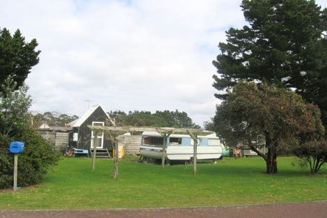 Photo of property in 100 Puriri Place, Matarangi, Whitianga, 3592