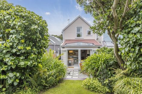 Photo of property in 62 Elizabeth Street, Mount Victoria, Wellington, 6011