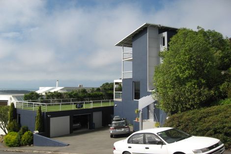 Photo of property in 12 Inverness Lane, Redcliffs, Christchurch, 8081