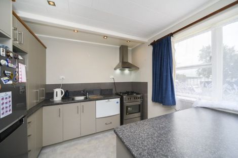 Photo of property in 33 Suzanne Grove, Kelvin Grove, Palmerston North, 4414