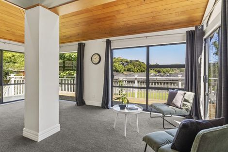 Photo of property in 15 Observatory Close, Whitby, Porirua, 5024