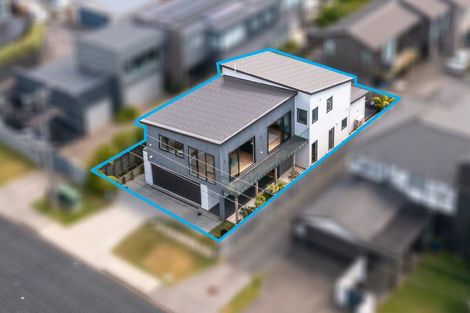 Photo of property in 43 Knights Road, Rothesay Bay, Auckland, 0630