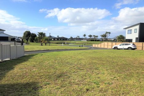 Photo of property in 118 Barbados Way, One Tree Point, 0118