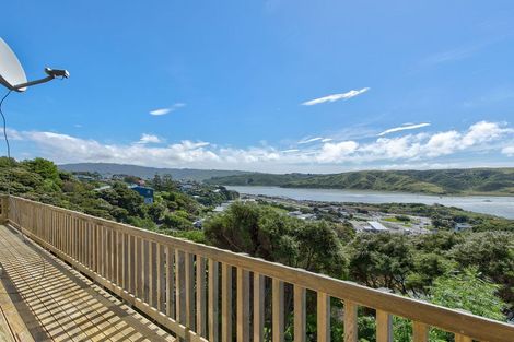 Photo of property in 10 Kahu Road, Paremata, Porirua, 5024