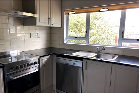 Photo of property in 3 Larne Avenue, Pakuranga Heights, Auckland, 2010