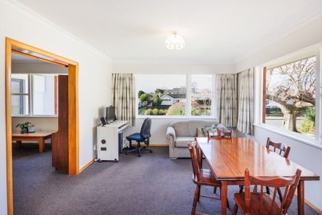 Photo of property in 37 Epsom Road, Hokowhitu, Palmerston North, 4410
