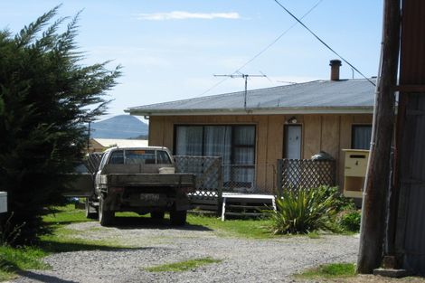 Photo of property in 4 Durham Street, Picton, 7220