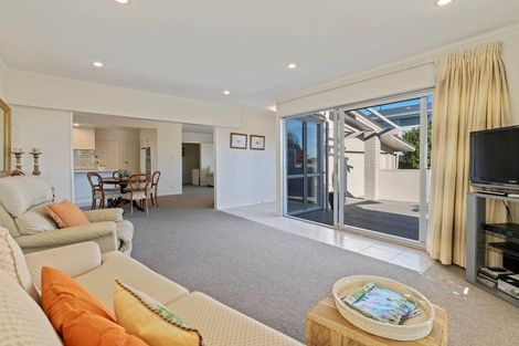 Photo of property in 32 Fielding Crescent, Farm Cove, Auckland, 2012