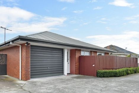Photo of property in 2/43 Northcote Road, Northcote, Christchurch, 8052