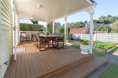 Photo of property in 57 Severn Street, Island Bay, Wellington, 6023