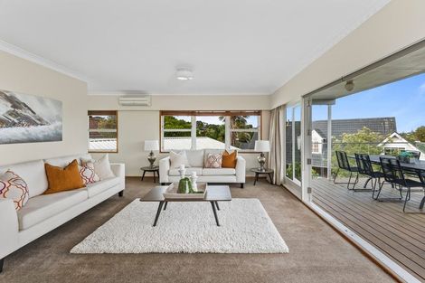 Photo of property in 30a Geoffrey Road, Torbay, Auckland, 0630
