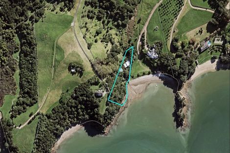 Photo of property in 92 Cowes Bay Road, Waiheke Island, 1971