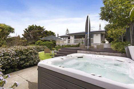 Photo of property in 19 Reydon Place, Cockle Bay, Auckland, 2014