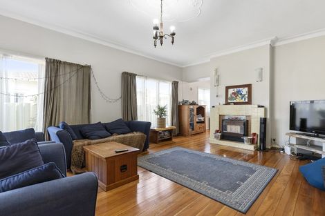 Photo of property in 5 Oxford Street, Fairfield, Hamilton, 3214