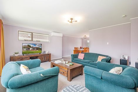 Photo of property in 18 Truscott Grove, Awapuni, Palmerston North, 4412
