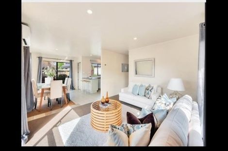 Photo of property in 30 Zefiro Drive, Massey, Auckland, 0614