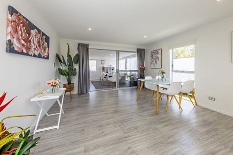 Photo of property in 3 Sandrine Avenue, Clover Park, Auckland, 2019