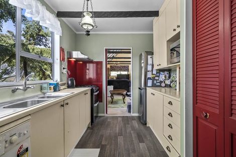 Photo of property in 27 Solander Place, Whitby, Porirua, 5024