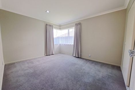 Photo of property in 36 Gibbston Crescent, Flat Bush, Auckland, 2016