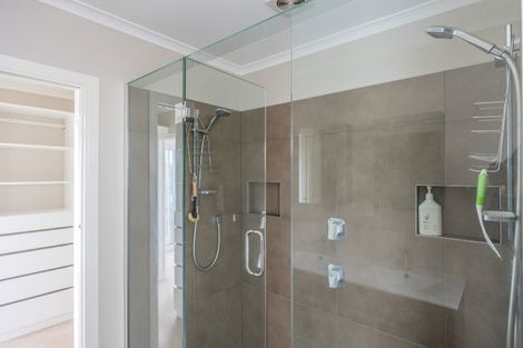 Photo of property in 2/17 Bevyn Street, Castor Bay, Auckland, 0620