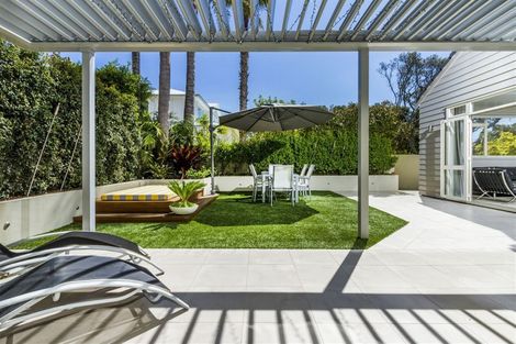 Photo of property in 3/309 Beach Road, Campbells Bay, Auckland, 0630