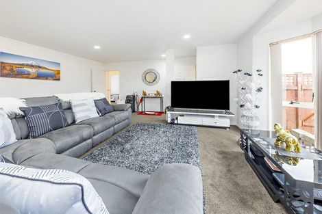 Photo of property in 30 Sheriff Place, Randwick Park, Auckland, 2105