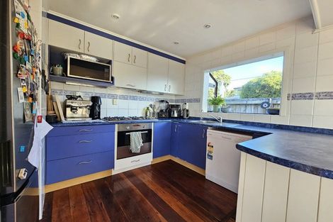 Photo of property in 17 Haunui Road, Pukerua Bay, 5026