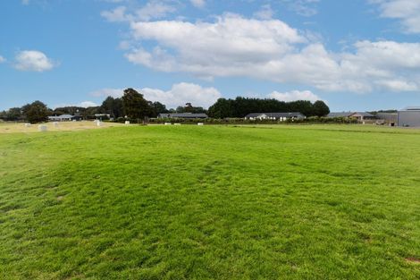 Photo of property in 14 Ochail Way, Otatara, 9879
