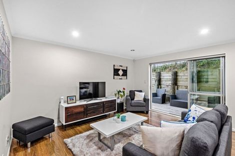 Photo of property in 102b San Marino Drive West, Henderson, Auckland, 0612
