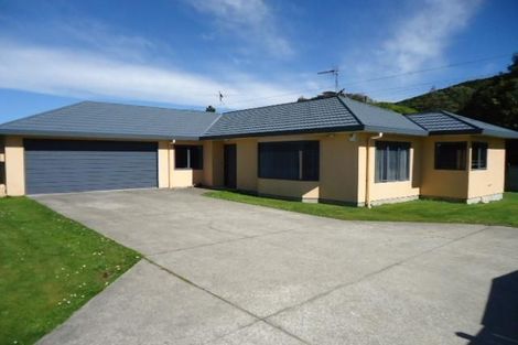 Photo of property in 41 Mary Huse Grove, Manor Park, Lower Hutt, 5019