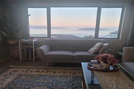 Photo of property in 75a Dress Circle, Newlands, Wellington, 6037