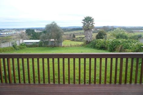 Photo of property in 16 Hobsonville Road, West Harbour, Auckland, 0618