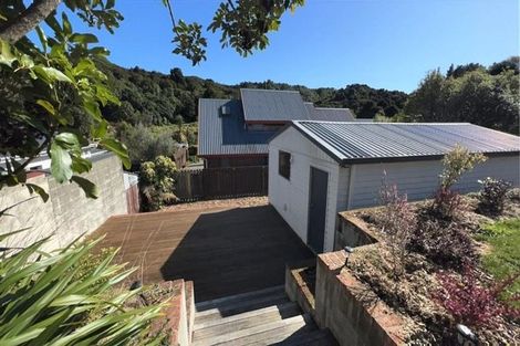 Photo of property in 76 Hampden Street, Picton, 7220