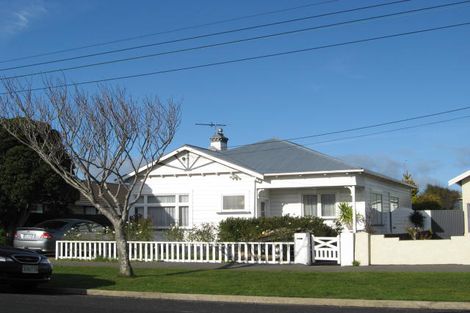 Photo of property in 35 Hargest Crescent, Saint Kilda, Dunedin, 9012