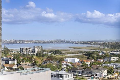 Photo of property in Sentinel Apartments, 905/3 Northcroft Street, Takapuna, Auckland, 0622