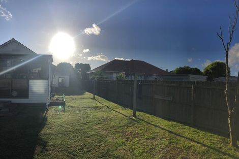 Photo of property in 8 Arimu Road, Papakura, 2110