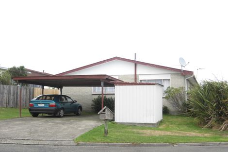 Photo of property in 25 Chetwode Grove, Newlands, Wellington, 6037