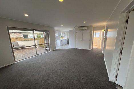 Photo of property in 37b Walton Street, Red Beach, 0932