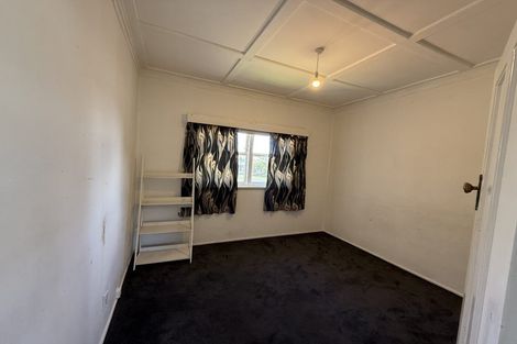 Photo of property in 13 Akarana Avenue, Mount Roskill, Auckland, 1041