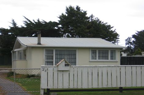 Photo of property in 24 Holben Parade, Foxton Beach, Foxton, 4815
