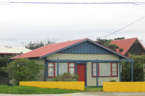 Photo of property in 96 Marine Parade, Paraparaumu Beach, Paraparaumu, 5032