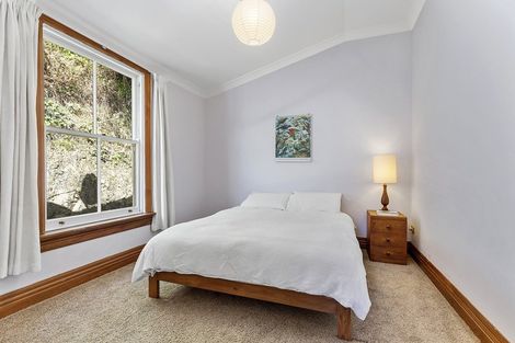 Photo of property in 19 Kopiko Way, Brooklyn, Wellington, 6021