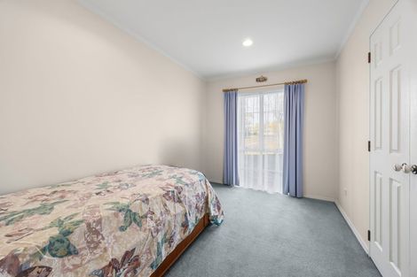 Photo of property in 46 Whiting Grove, West Harbour, Auckland, 0618